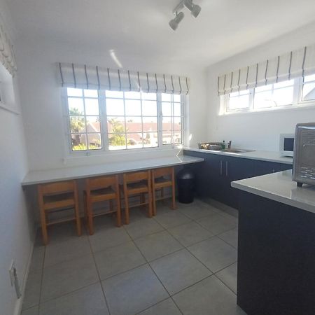 Millard Crescent Guest House Port Elizabeth Bagian luar foto