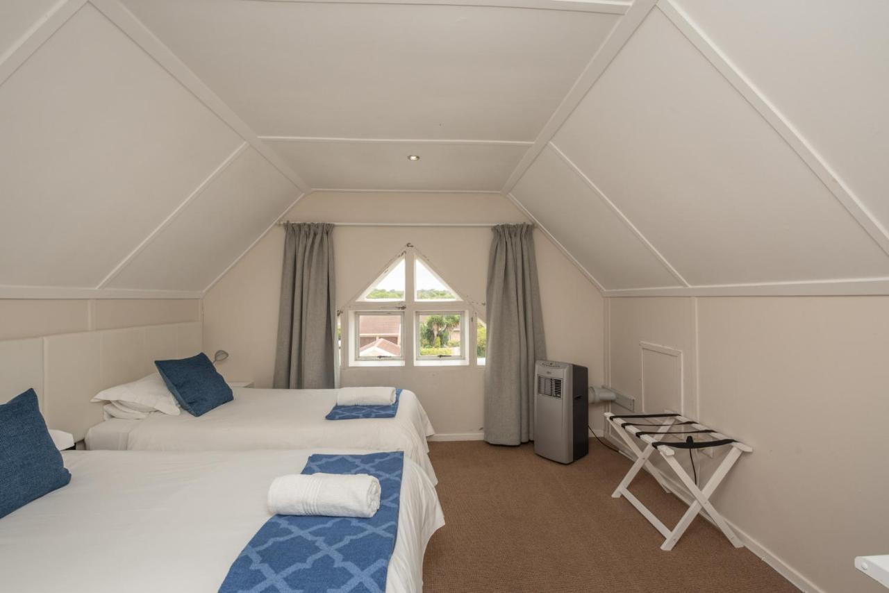 Millard Crescent Guest House Port Elizabeth Bagian luar foto
