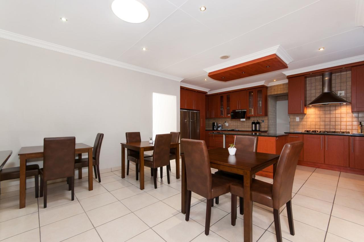 Millard Crescent Guest House Port Elizabeth Bagian luar foto