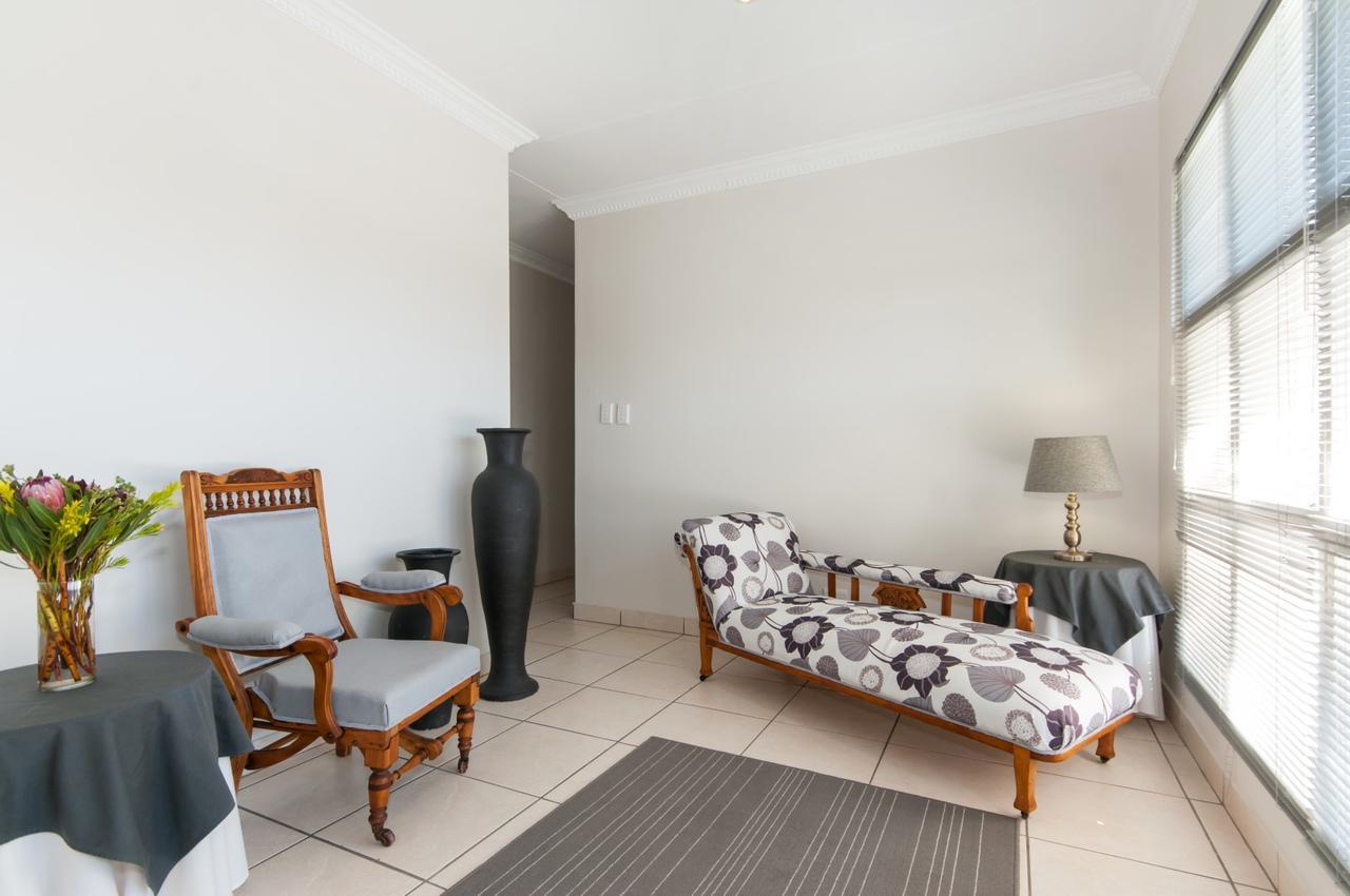 Millard Crescent Guest House Port Elizabeth Bagian luar foto